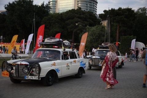 “Peking to Paris Motors Challenge” beynəlxalq yarışı Bakıda - FOTO