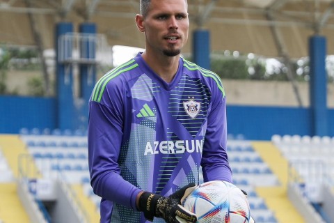 “Qarabağ”ın yeni transferi Bakıda ilk məşqinə çıxıb - FOTO