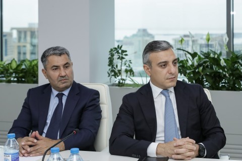 Sahil Babayev lisenziya qazanan boksçularla görüşüb - FOTO