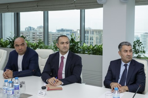 Sahil Babayev lisenziya qazanan boksçularla görüşüb - FOTO