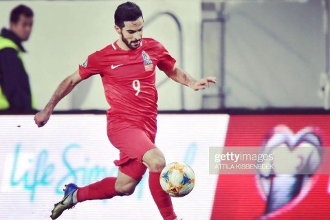 Известный футболист завершил карьеру