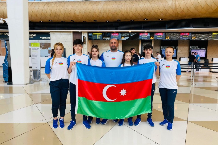 4 stolüstü tennisçimiz Yakutska yollanıb