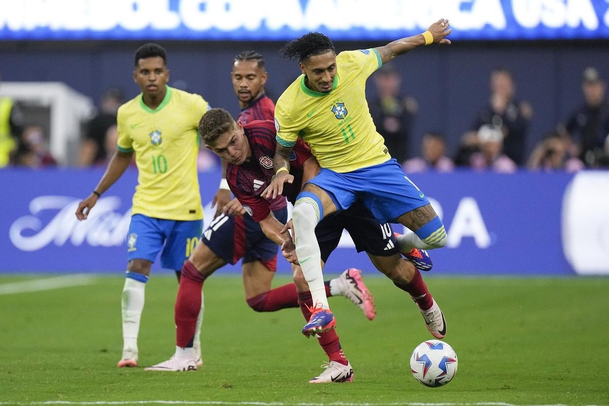 Brazil are off to a bad start - VIDEO