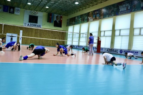 Федерация волейбола собрала их в Баку - ФОТО