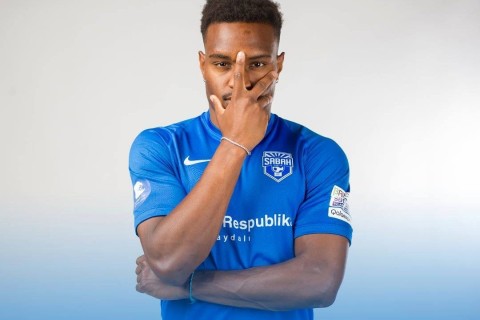 “Sabah”ın futbolçusu “Karvan-Yevlax”la oyundan sonra xəstəxanaya aparıldı – VİDEO