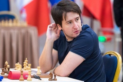 Teymur Rəcəbov liderdən 1,5 xal geri qalır