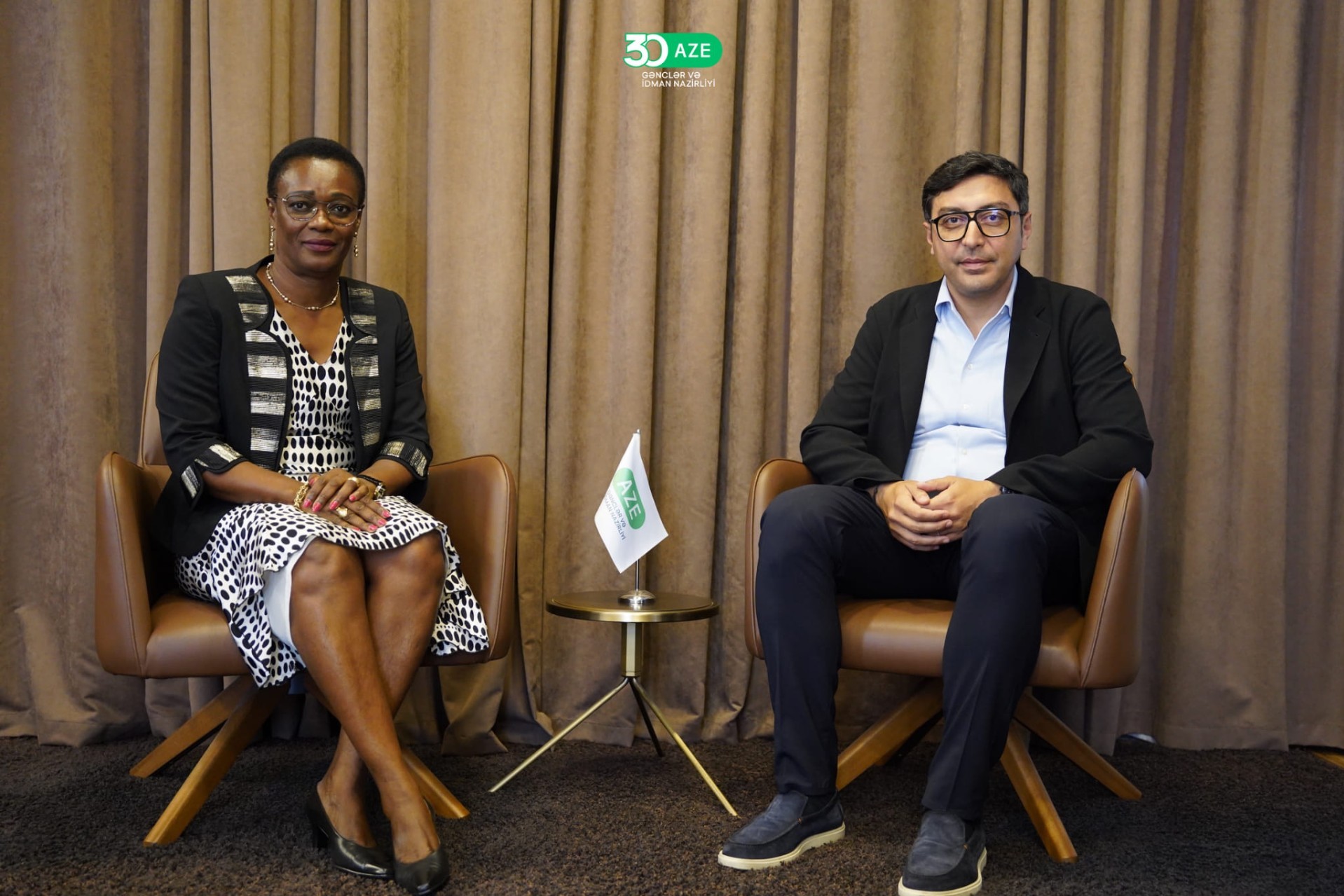 Farid Gayibov discusses future prospects with the IOC member - PHOTO