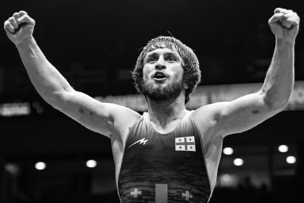 World Champion passes away at 27