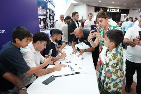 "Qarabağ"ın futbolçuları azarkeşlərlə görüşdə - FOTO - VİDEO