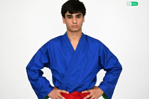 Azerbaijani wrestler steps on the podium in Yakutsk - PHOTO