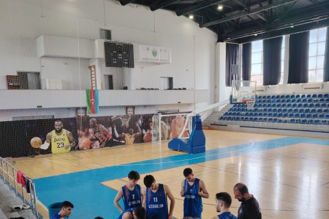 U-16 обыграла U-18