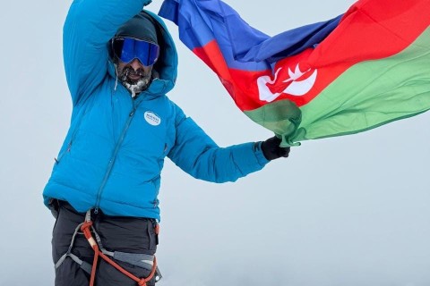Azerbaijani Israfil Ashurly conquers “Killer Mountain” without additional oxygen - PHOTO