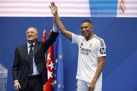 Kylian Mbappé officially signs for Real Madrid - PHOTO - VIDEO