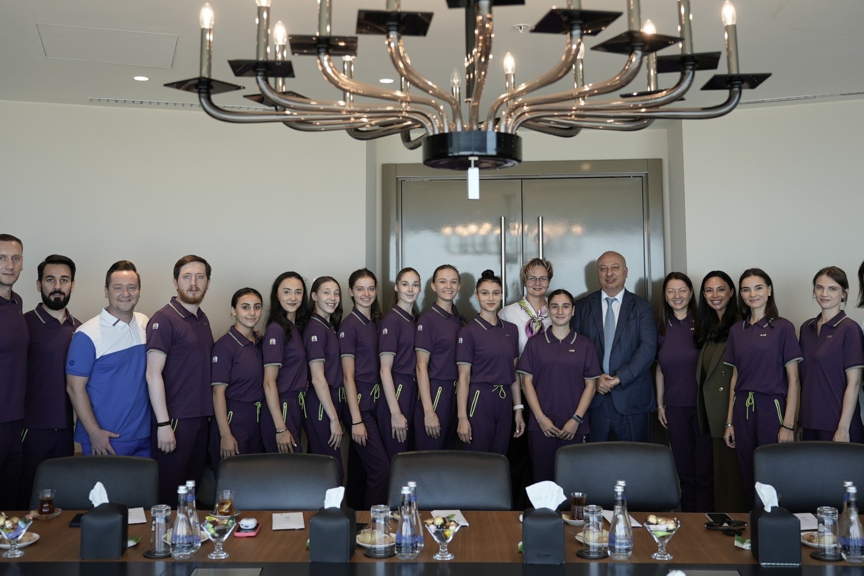 Altay Həsənov Paris-2024 Olimpiadasında iştirak edəcək gimnastlarla görüşüb - FOTO