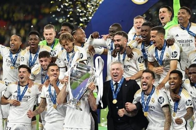 "Real"ın illik gəliri 1 milyardı ötüb - İLK