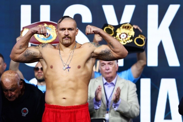 Усик ответил на вопрос, почему не добил Фьюри после нокдауна