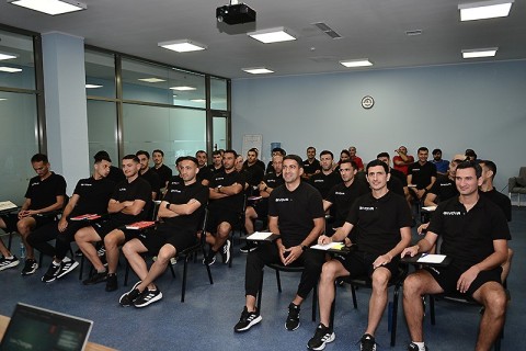 Yeni sədrdən ilk toplanış - FOTO