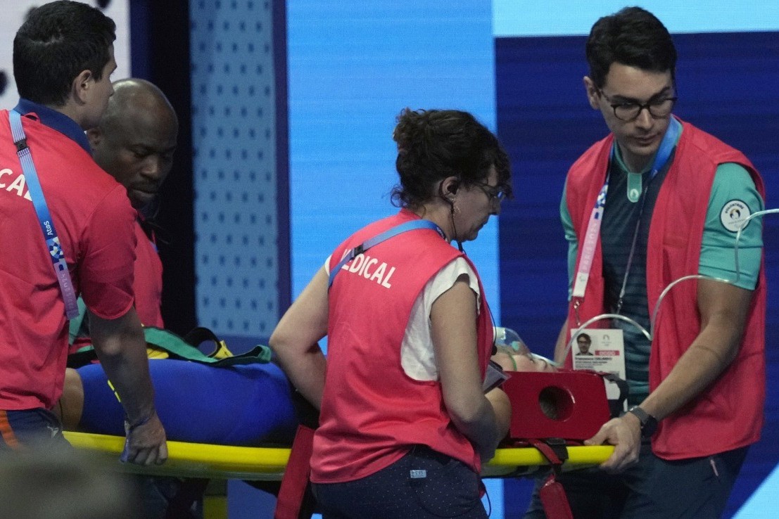 Париж-2024: Пловчиха потеряла сознание