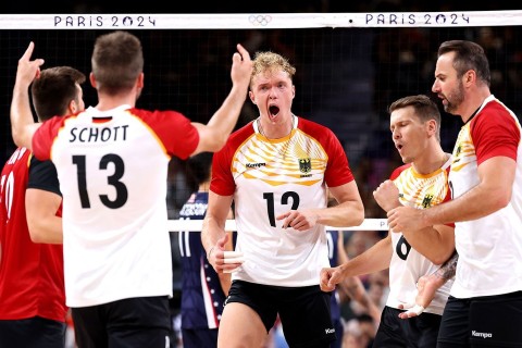 Paris-2024: Üz iflici keçirən voleybolçu oyuna çıxıb