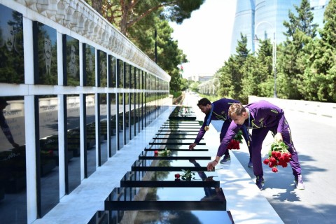 Paris 2024 champions visit Alley of Honors and Alley of Martyrs - PHOTO - VIDEO