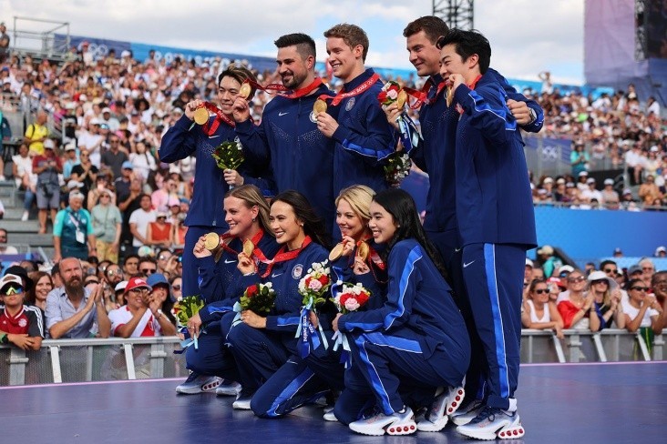 Parisdə "Ağ Olimpiada"nın qalibləri mükafatlandırılıb - FOTO