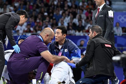 Finalda zədələnən Qaşım Maqomedov Olimpiadada gümüş medal qazanıb - FOTO - VİDEO