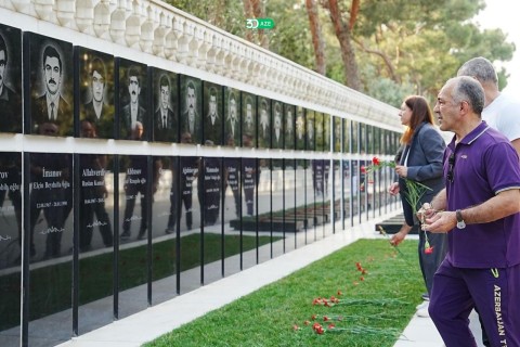 Париж-2024: Представители азербайджанского спорта посетили могилу Гейдара Алиева и Аллею шехидов - ФОТО