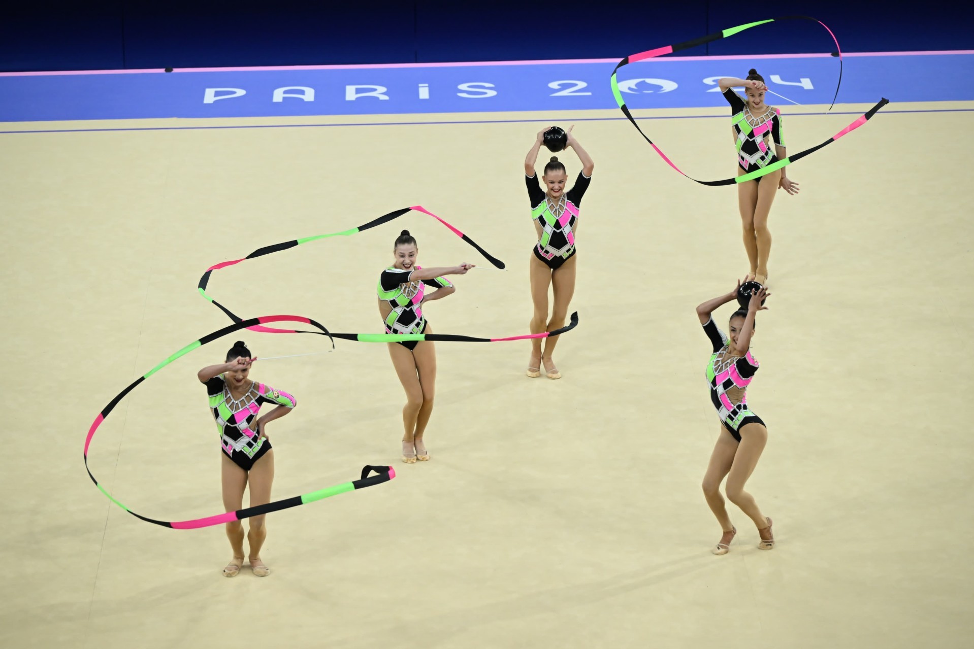 Continue the struggle of gymnasts