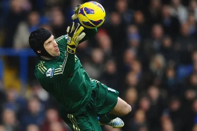 The best goalkeepers in the history of the Premier League have been announced