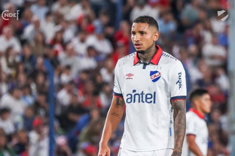 The football player who lost consciousness died