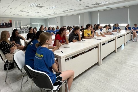 AMADA voleybolçulara maarifləndirmə seminarı keçib - FOTO