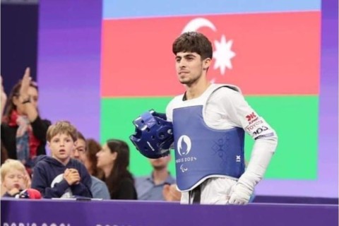 First Vice-President Mehriban Aliyeva congratulates Sabir Zeynalov on Paralympic bronze