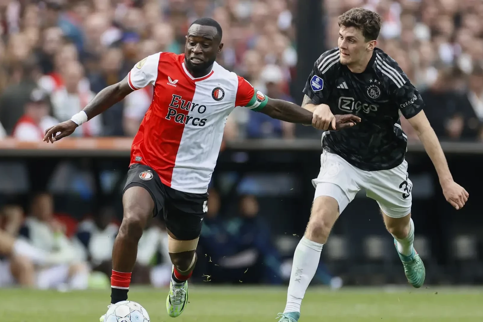 Матч "Аякс" - "Фейеноорд" перенесен