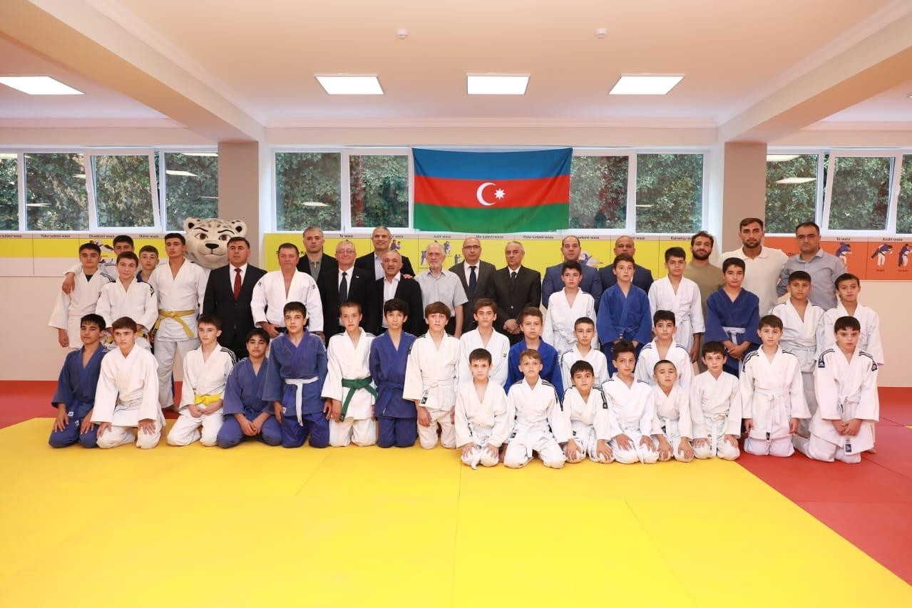 Four Olympic champions at the opening of a new judo center in Gusar - PHOTO