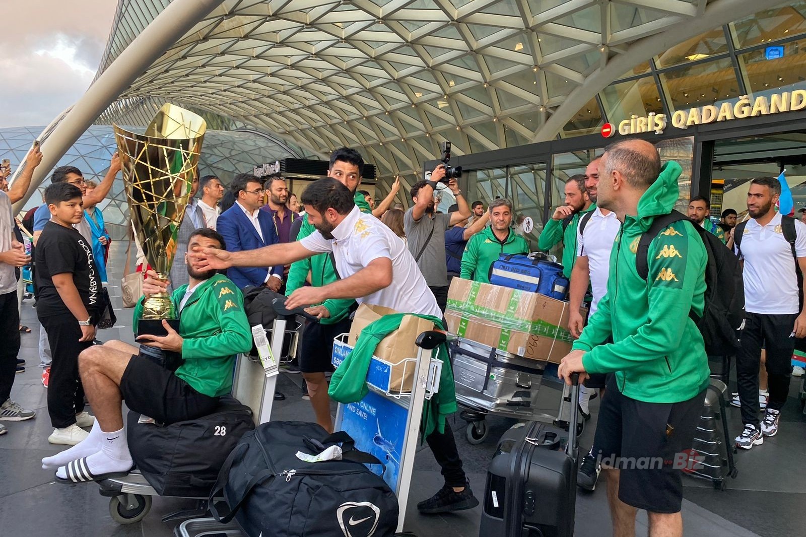 Champions League winner return Azerbaijan - VIDEO