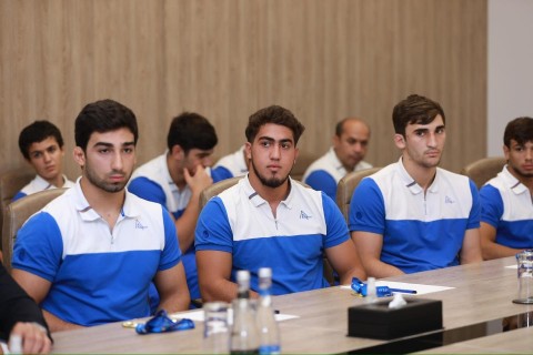 Judo Federation President meets with national team members - PHOTO