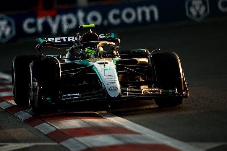 Lewis Hamilton: "It is better not to make predictions"