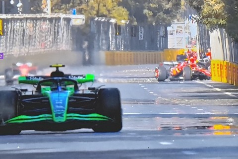 Accident between Carlos Sainz and Sergio Perez - PHOTO - VİDEO