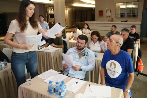 Batut üzrə 6 qat dünya çempionu məşqçi və hakimlərimizə seminar keçib - FOTO