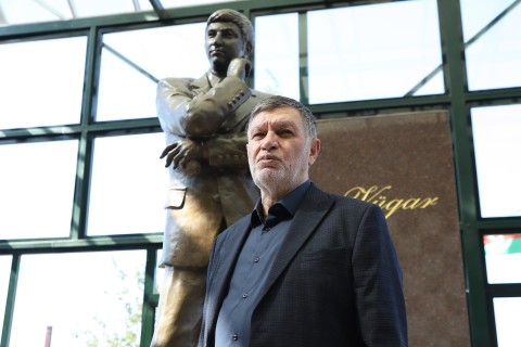 Super Tournament participants visit Vugar Gashimov’s grave - PHOTO