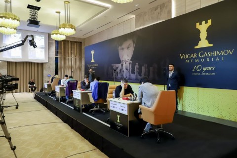 Ян Непомнящий стал победителем Мемориала Вугара Гашимова
