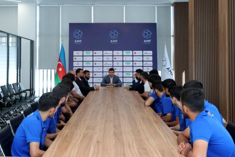 Orkhan Mammadov meets with U23 national team ahead of World Championship - PHOTO