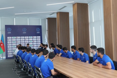 Orkhan Mammadov meets with U23 national team ahead of World Championship - PHOTO