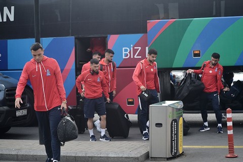 Azerbaijani team leave for Tallinn - PHOTO