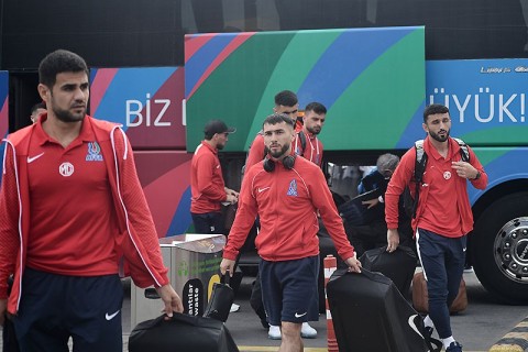 Azerbaijani team leave for Tallinn - PHOTO