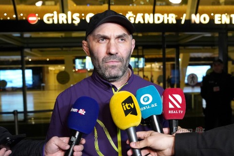 Dünya üçüncüsü olan millimiz Vətənə dönüb - FOTO