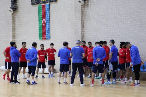 Millinin toplanışı başlayıb - FOTO