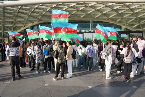 Gimnaziadada 77 medal qazanan Azərbaycan millisi Vətənə qayıdıb - FOTO