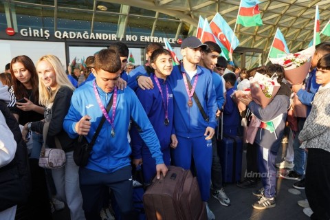Gimnaziadada 77 medal qazanan Azərbaycan millisi Vətənə qayıdıb - FOTO