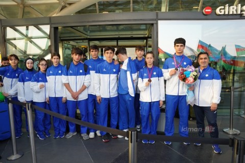 Gimnaziadada 77 medal qazanan Azərbaycan millisi Vətənə qayıdıb - FOTO
